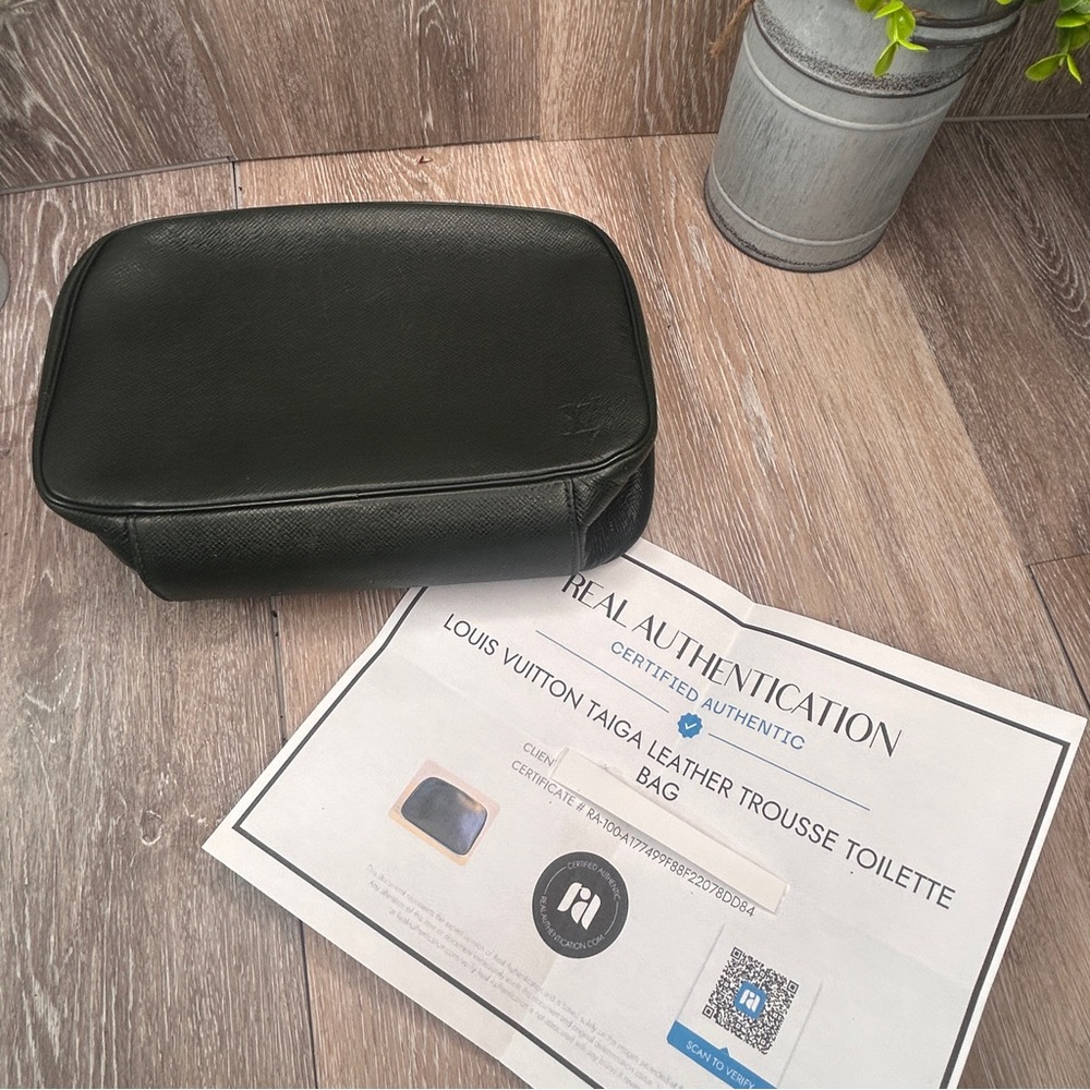Louis Vuitton Taiga Leather Toiletry Pouch –Authentic, Made in Spain w/COA - Picture 16 of 16